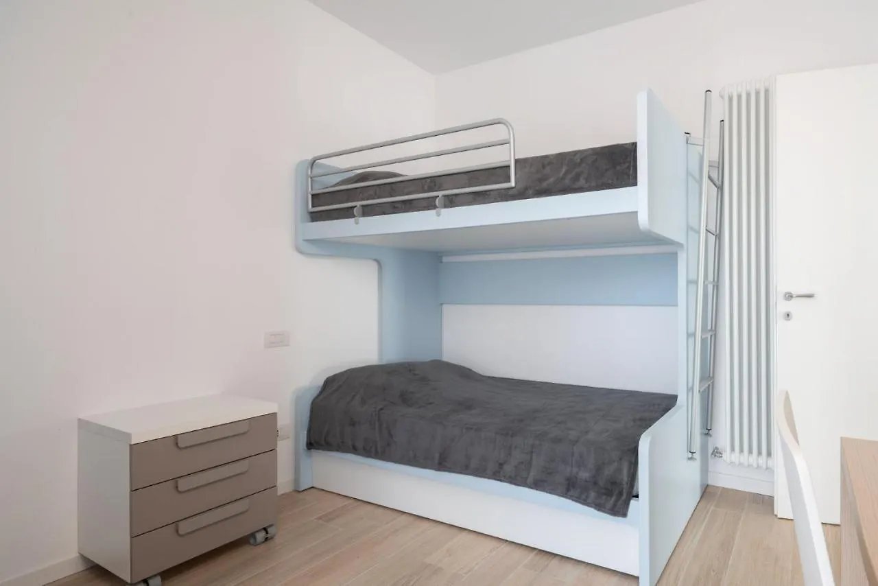 Finisterrae 5 - Immobiliare Living의 연락처